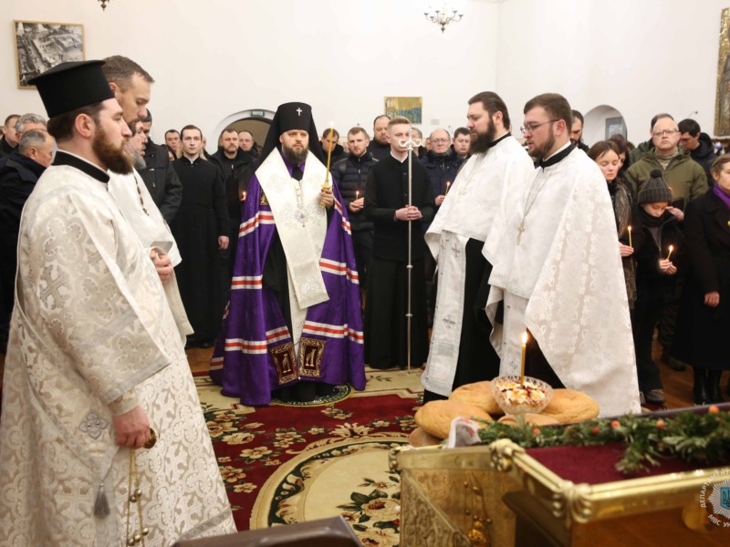 У Софійському соборі у Києві відслужили панахиду за загиблими унаслідок падіння гелікоптера у Броварах