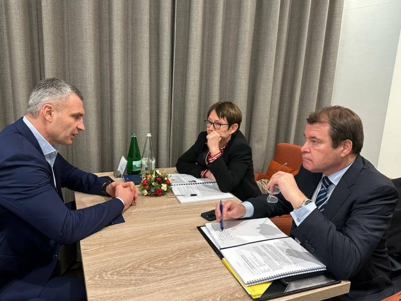 Кличко у Давосі обговорив із президентом ЄБРР співпрацю