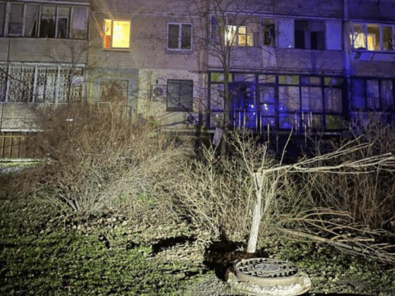 Чергова повітряна атака на Київ: у місті є влучання