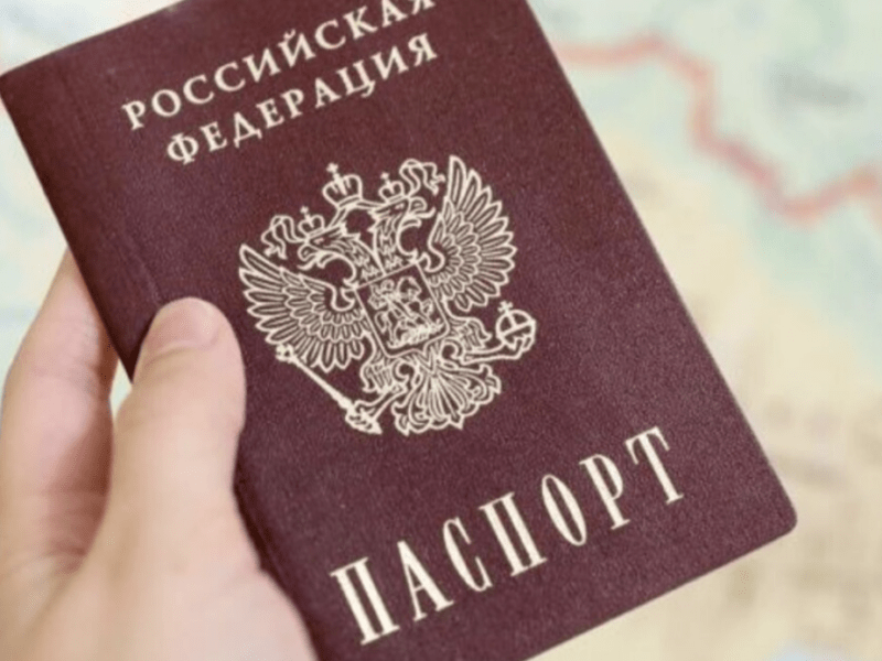 Примусова інтеграція: на окупованих територіях російські паспорти почали видавати за скороченим терміном