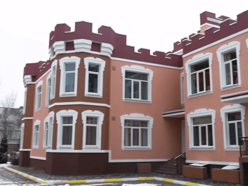 На Київщині вже відновили більше 5 тисяч зруйнованих об’єктів: Кулеба показав, що було і що стало