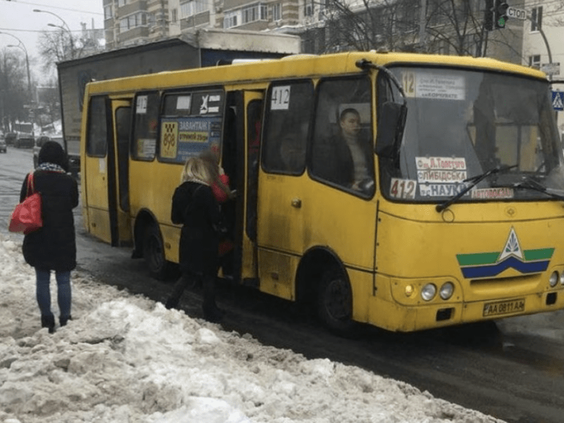 Столичним маршруткам поки не дозволять курсувати під час повітряної тривоги