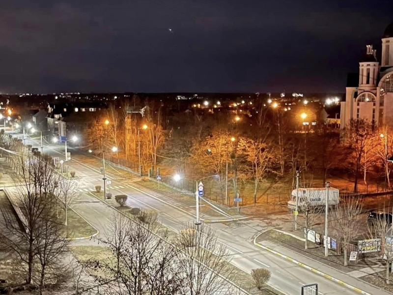 Громади Київщини почали відновлювати вуличне освітлення