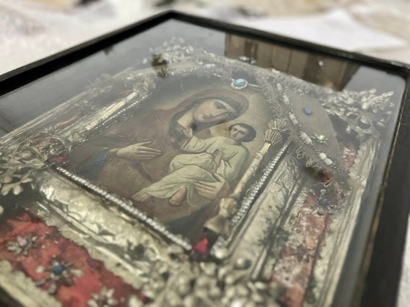Старовинну ікону знаменитої іконописноої школи пересилали за кордон під виглядом фурнітури
