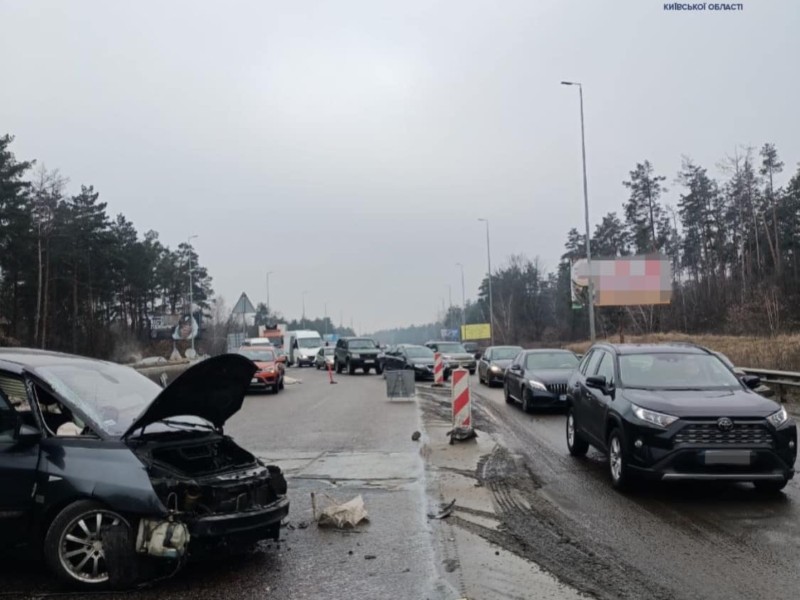 Під Києвом через ДТП утворилися величезні затори