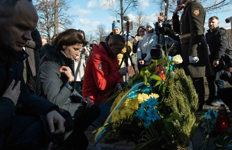 Марина Порошенко вшанувала пам’ять Героїв Небесної Сотні