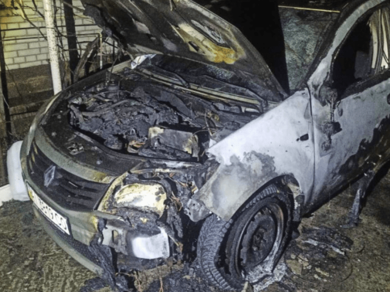 Одразу дві автівки загорілись у Бориспільському районі