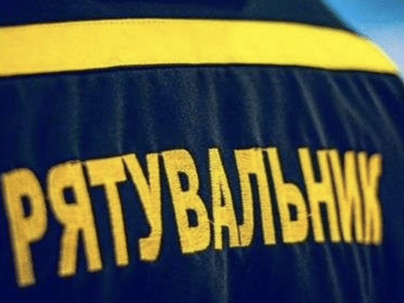 Троє людей врятували з водойми на Київщині, пошуки ще однієї тривають