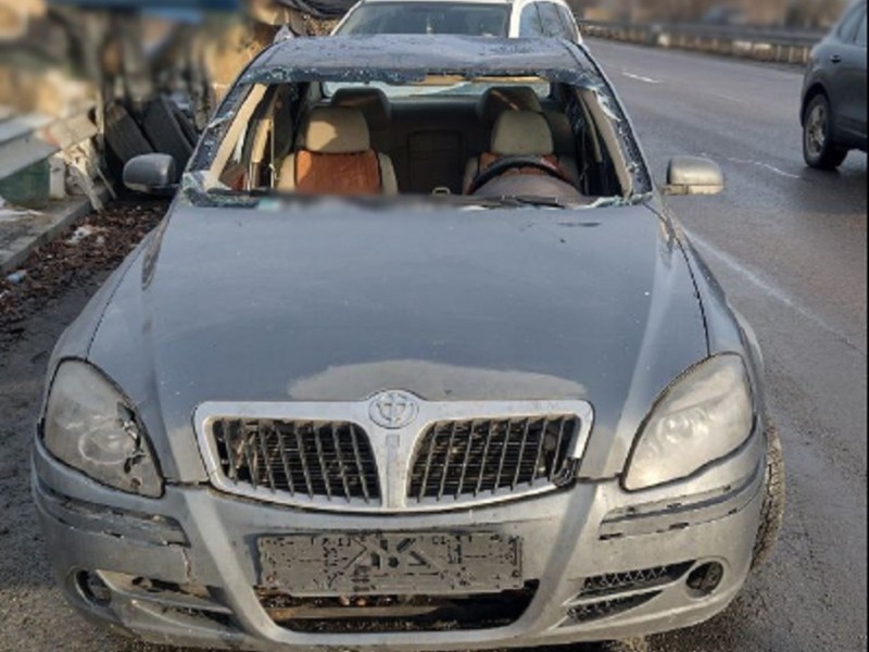 У Києві водій під наркотиками їздив на машині без лобового скла