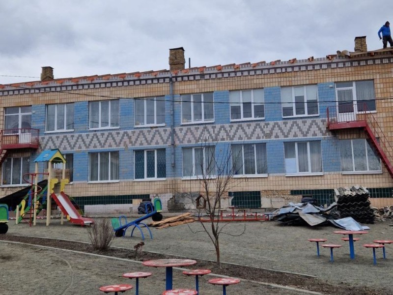 У Бучі відбудовують пошкоджену окупантами школу на Яблунській на кошти міста-побратима