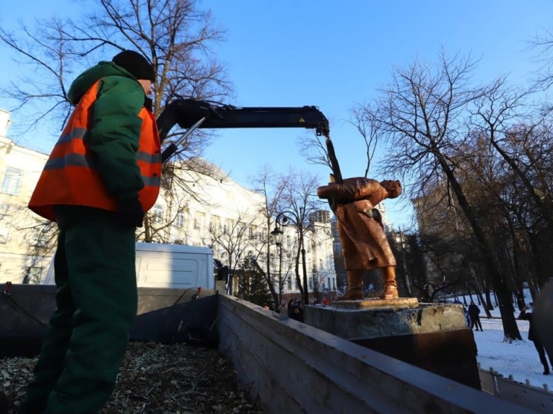 Регіон-лідер за об’ємами деколонізації: скільки російських пам’ятників знесли на Київщині