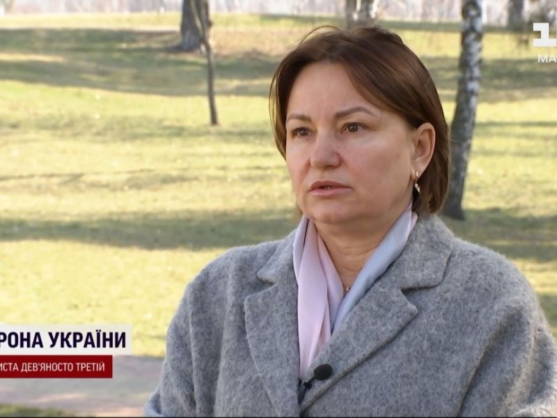 Директорка школи з російським паспортом хоче поновитися на посаді: батьки обурені