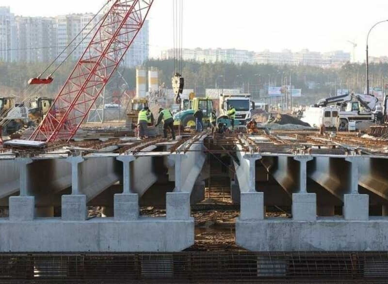 В Ірпені ведуть активне будівництво дорожнього мосту