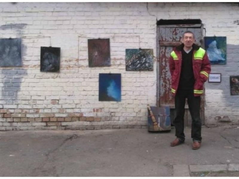 Двірнику-художнику із Києва пропонують робити виставку у Польщі