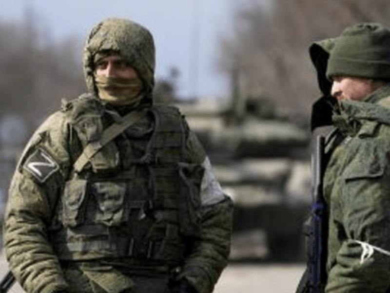 Військові РФ евакуюють свої родини з Криму