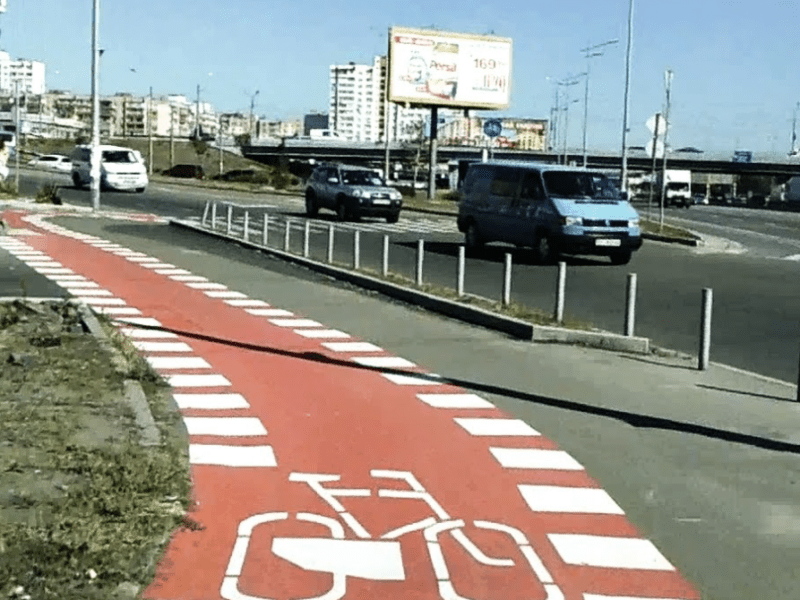 Не порушуйте ПДР: столичним велосипедистам нагадали, як безпечно пересуватися містом
