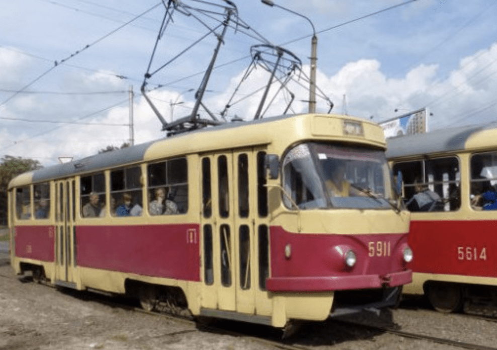 Шість столичних трамваїв повертаються до звичних маршрутів
