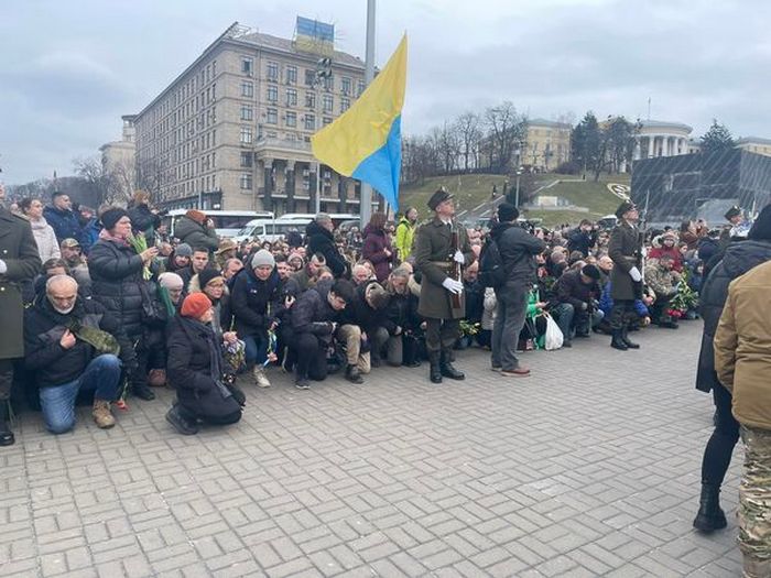 З Героєм України “Да Вінчі” прощаються на майдані Незалежності у Києві