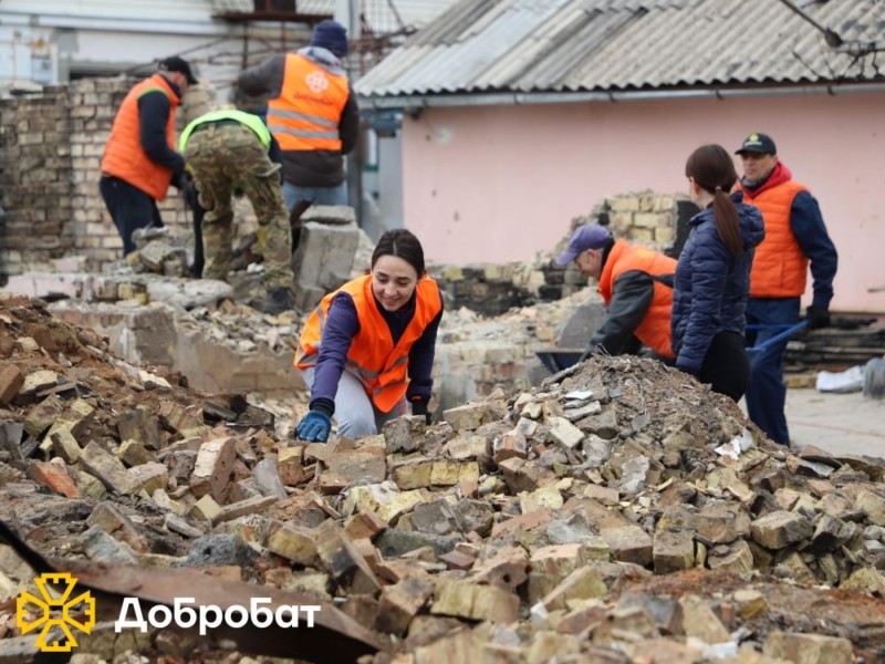 Ворожий “приліт” знищив дім і все, що надбавали роками: волонтери допомогли родині у Гостомелі