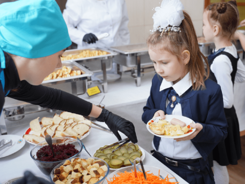 Що в меню: у Києві створили проект оновлення шкільних їдалень, реалізація в дорозі