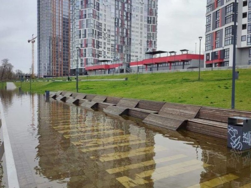 У Києві в Дніпрі продовжує зростати рівень води – КМВА