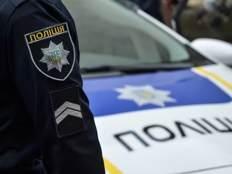 Київські патрульні врятували чоловіка від самогубства