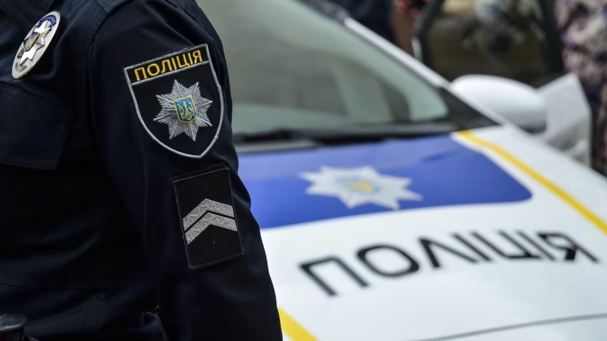 Київські патрульні врятували чоловіка від самогубства
