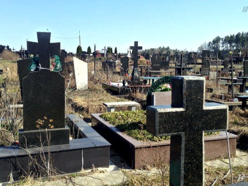 Поминальні дні: у Київській області на кладовищі померла жінка