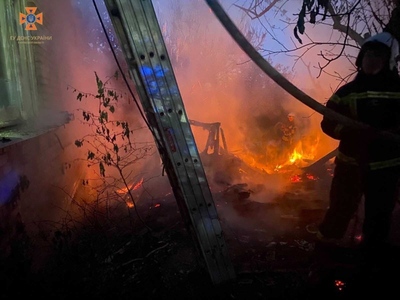 Наслідки нічної атаки зафіксували у 5 населених пунктах Київщини – фото і подробиці від рятувальників