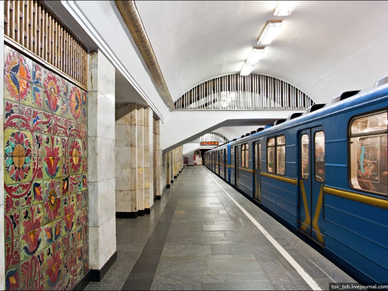 У Києві на станції метро виявили труп