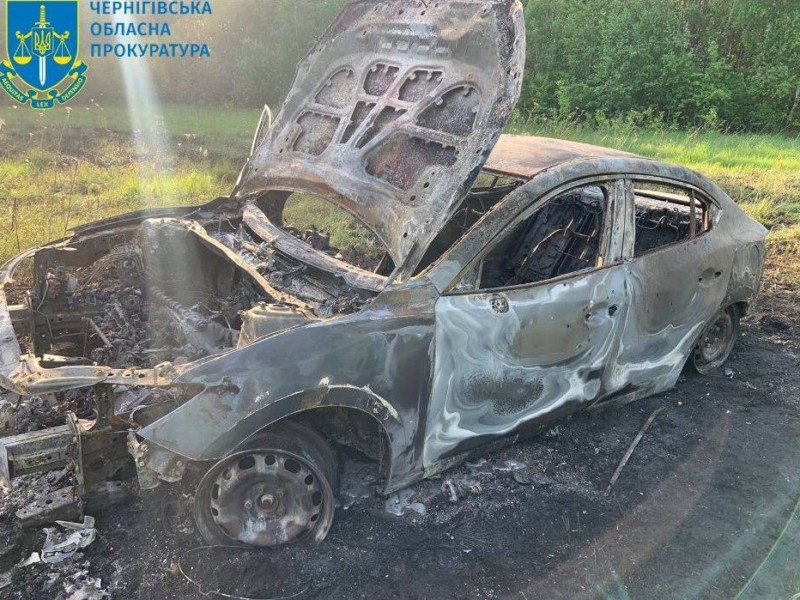 Розстріляли і спалили в авто: трьом жителям Чернігівщини повідомлено про підозру у вбивстві сім’ї з Києва