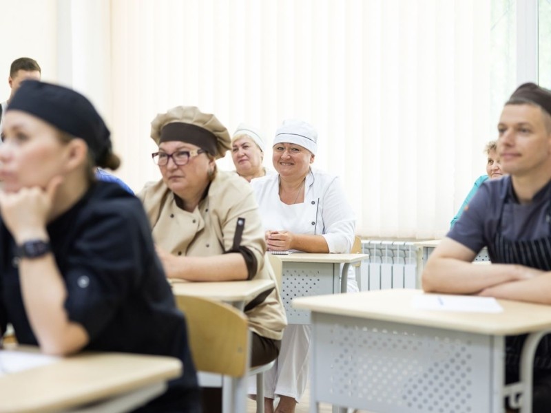 В Борисполі є спецхаб, де навчаються незвичайні кухарі та медичні сестри