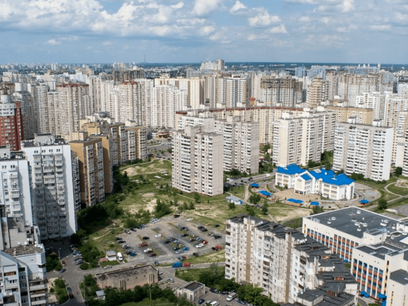 На Харківському масиві у столиці перевищена концентрація сірководню у повітрі
