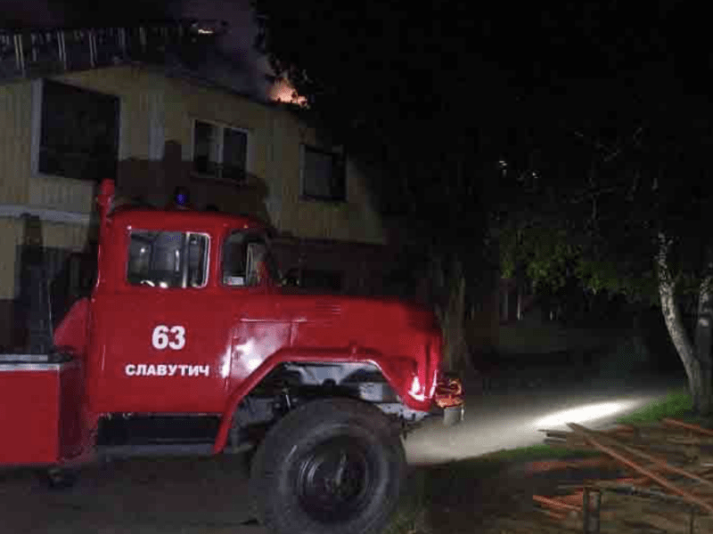 Гуртожиток спалахнув на Київщині: евакуйовано 50 мешканців (фото)