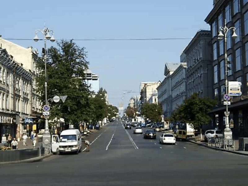 На вулиці Хмельницького у Києві до осені обмежать рух
