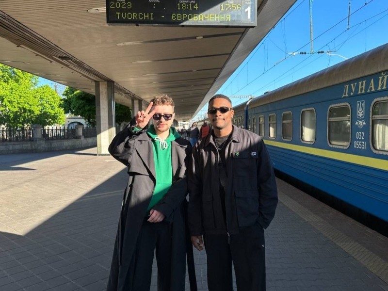 Гурт TVORCHI поїхав з Києва на конкурс Євробачення поїздом “Укрзалізниці”
