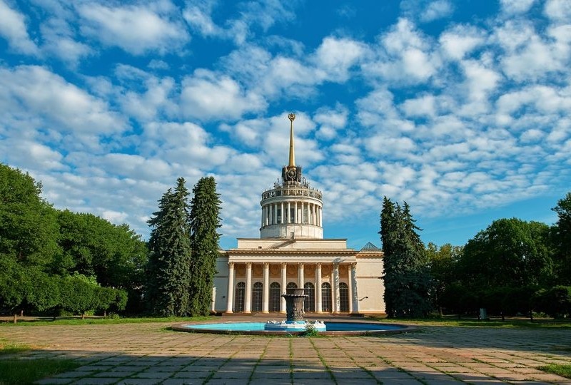 Вікенд у ВДНГ: концерти, Сансет діджей сети, Кропива Fest, екскурсії, благодійність