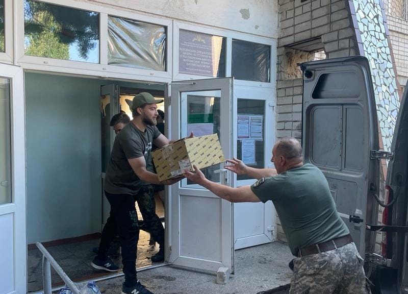 Депутати Київської міської ради доставили гуманітарну допомогу в Херсон