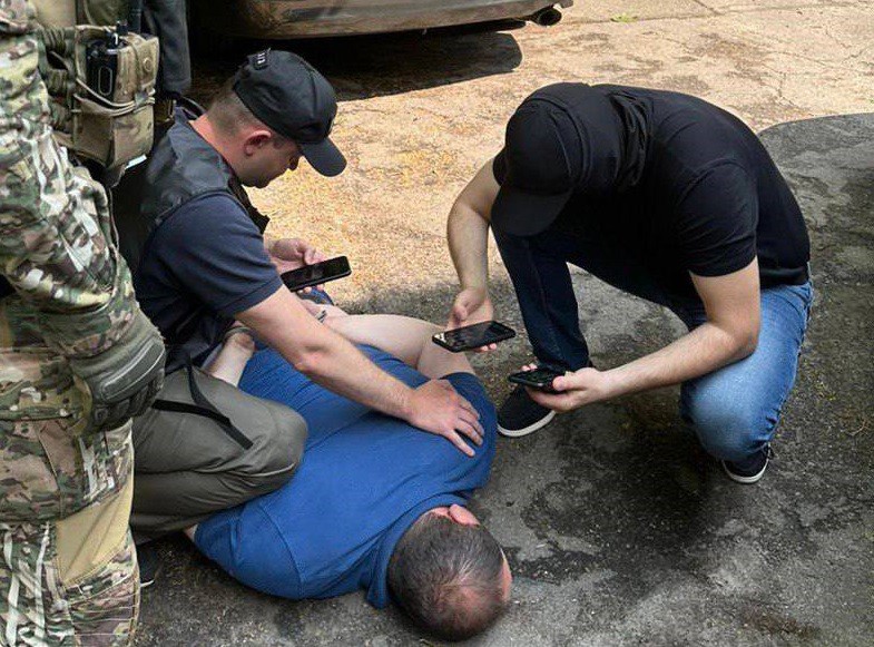 Непридатність до військової служби “під ключ”: на Київщині викрили ділків, які переправляли ухилянтів за кордон