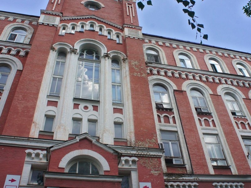 Кияни пропонують перейменувати Олександрівську лікарню на честь Агапіта Печерського