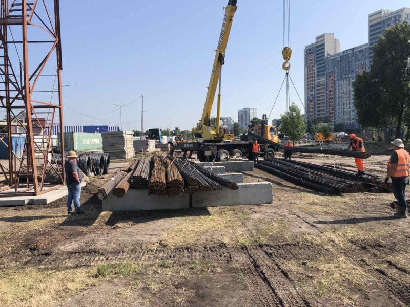 Рух частково обмежено: у Києві на перетині вулиць Полярної і Богатирської розпочалась реконструкція розв’язки