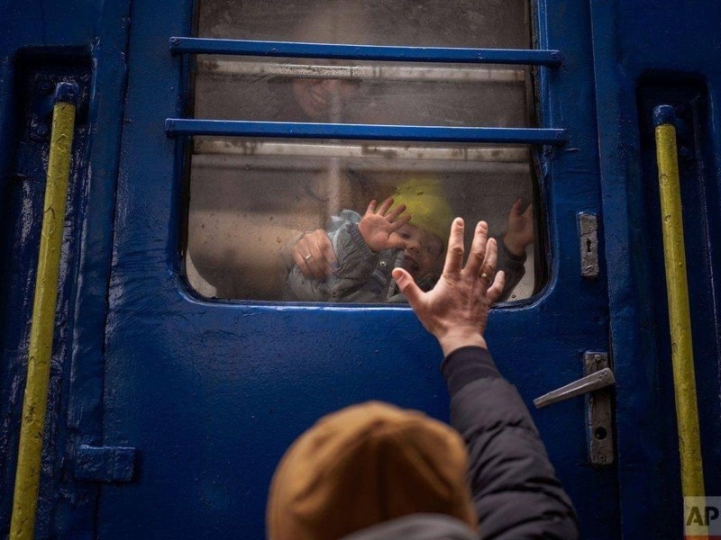 Всесвітній день біженців: 5 гарантій, які отримують українці, що тікають від війни закордон