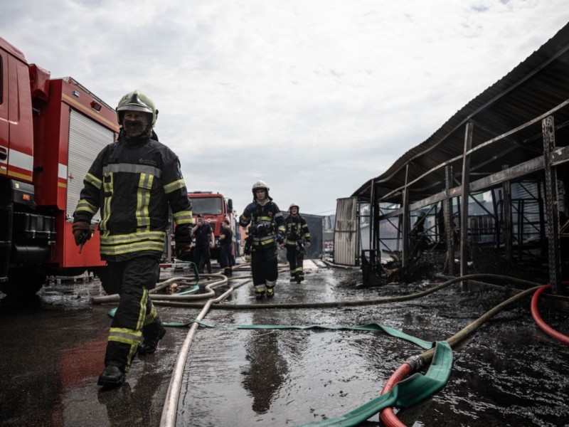У Києві ліквідовано пожежу в торговельному центрі на Оболоні