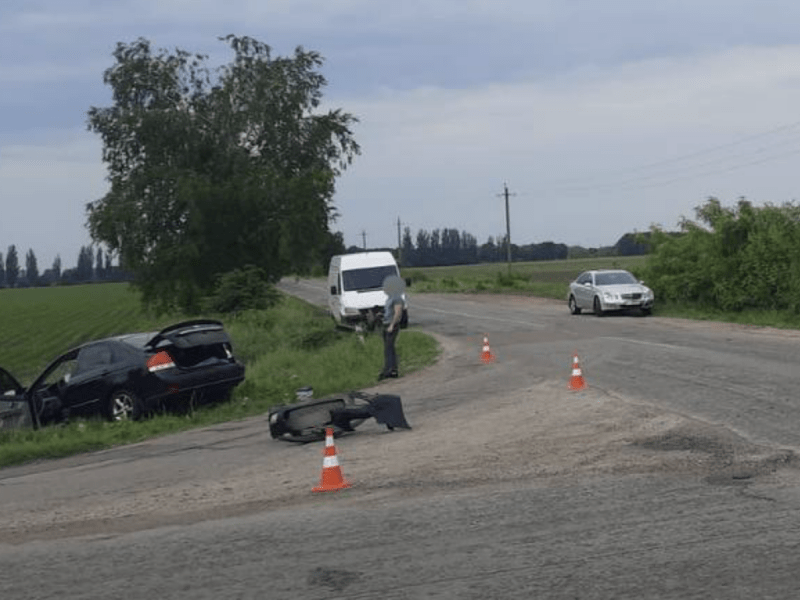 Автівки розлетілися в різні боки: семеро людей постраждали у ДТП на Київщині