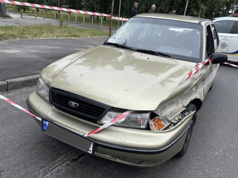 У Києві водій легковика збив дитину на велосипеді, хлопчик у комі