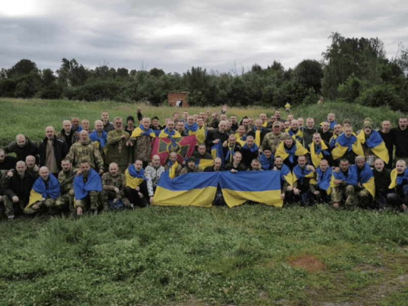 Нарешті вдома: з полону окупантів повернулися ще 95 українців