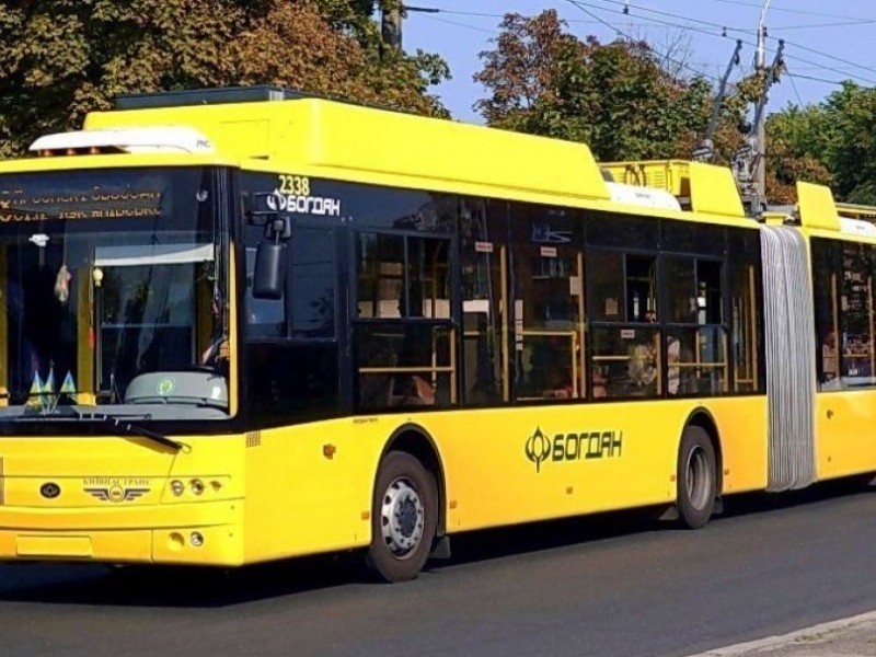 У неділю в Києві тролейбуси змінили рух через ремонт на Липківського