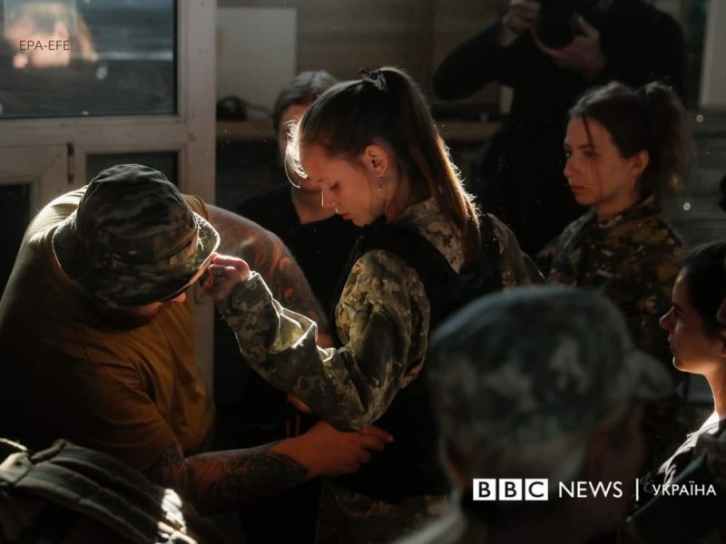 У Києві протестували жіночу польову військову форму, яку представило Міноборони