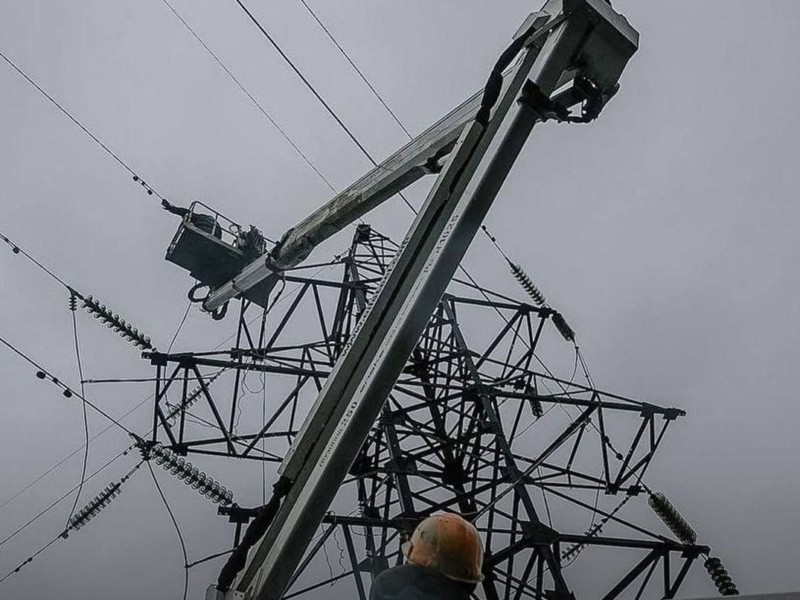 ДТЕК про відновлення електрики після атак: роботи в Києві та регіоні тривають