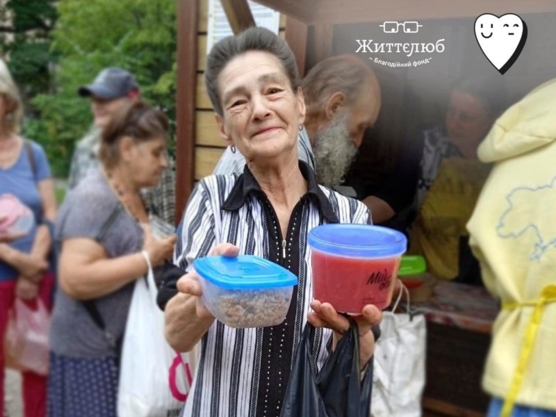 У Києві відкривається ще один будиночок “Обід без бід”, де безкоштовно пригощатимуть гарячими обідами